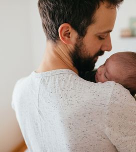 Elle Laisse Le Cordon Ombilical De Son Bebe Attache A Son Placenta