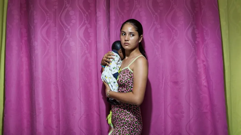 En Colombie, des "bébés robots" pour enrayer les grossesses précoces