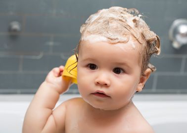 Shampoing De Bebe Les Meilleurs Trucs Pour Un Shampoing Sans Larmes