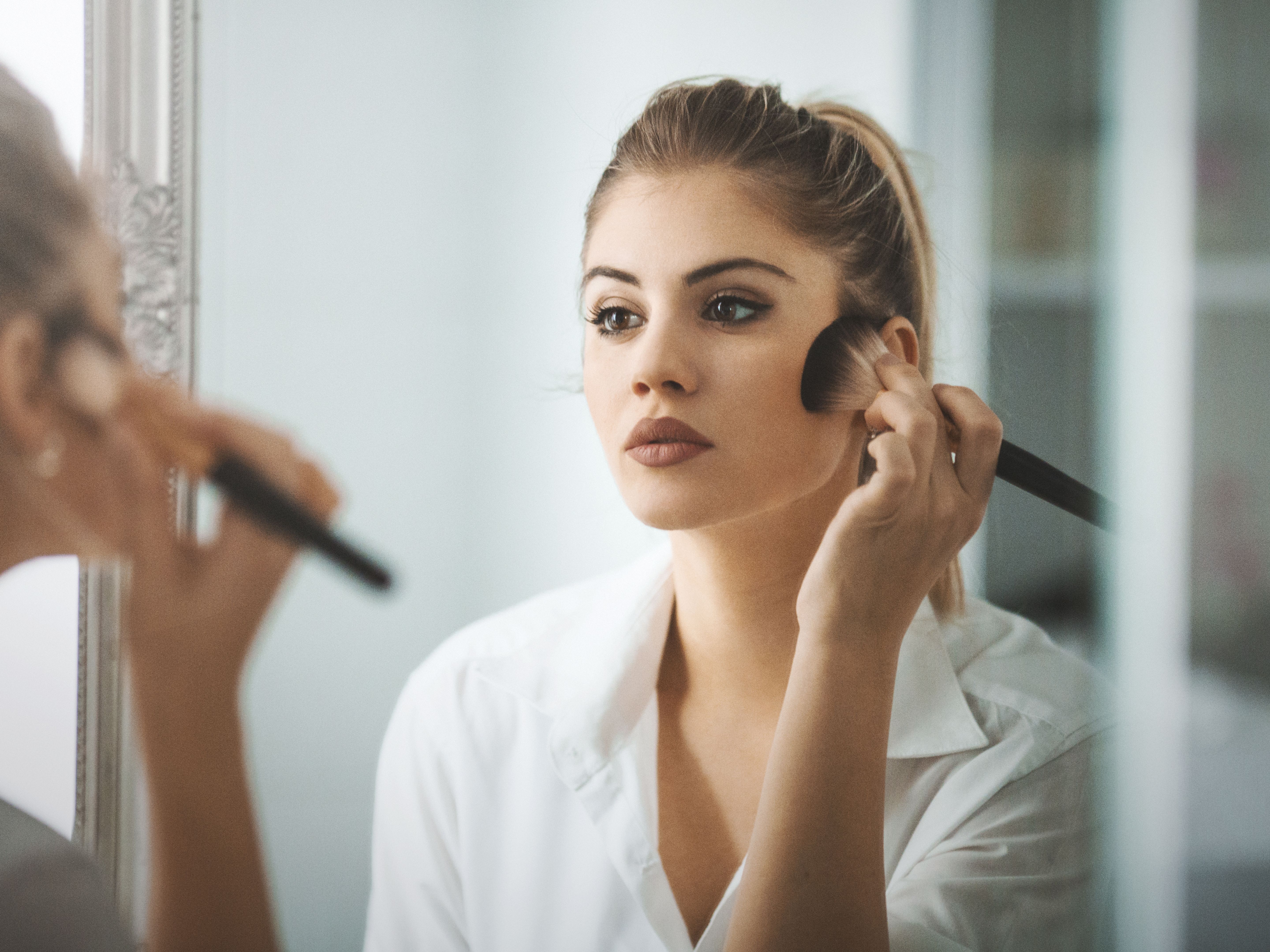 Polvos de maquillaje: traslúcidos, compactos, sueltos… ¿Cuál elegir?