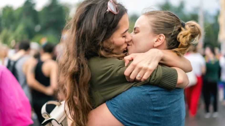 Près d’1 Français sur 3 encore "choqué" qu’un couple homosexuel s'embrasse dans la rue