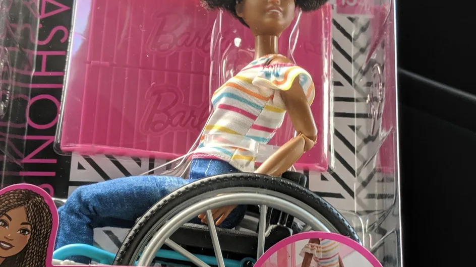 Mattel lance une Barbie® noire en fauteuil roulant et enflamme la Toile