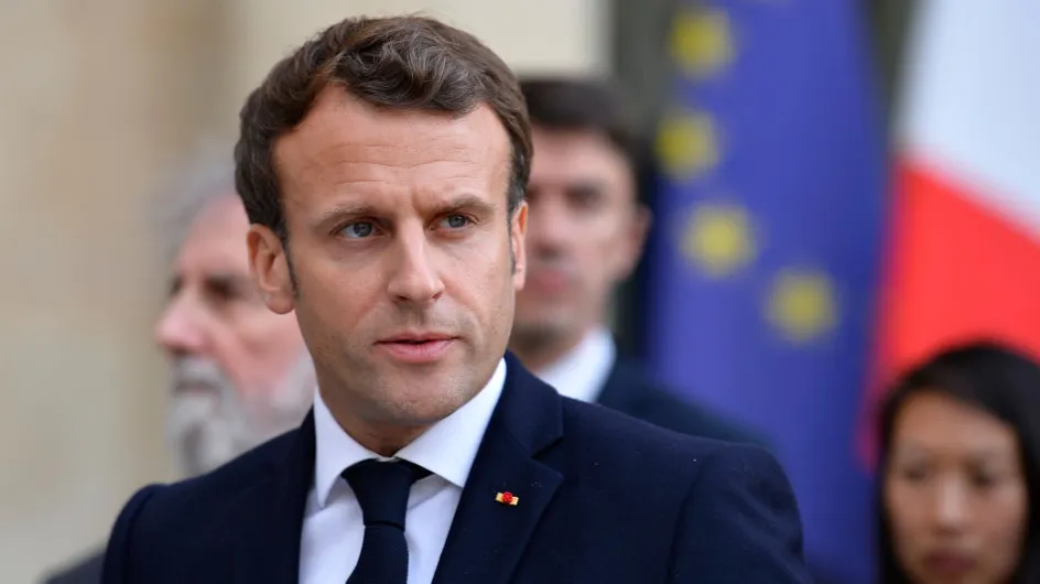Emmanuel Macron appelé à lutter pour protéger l’IVG, "loin d'être un acquis définitif"