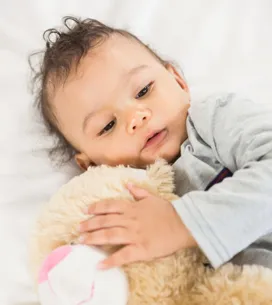 Kuscheltier und Schmusetuch: DESHALB sind sie so wichtig für dein Baby