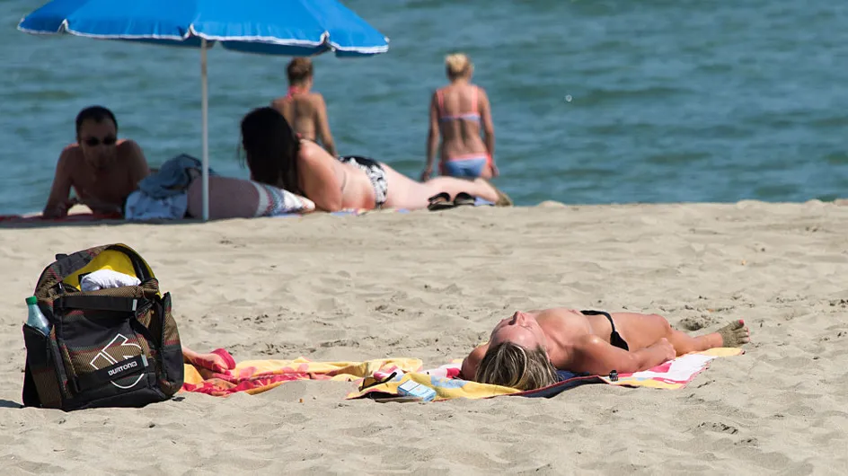 Les Françaises osent de moins en moins se mettre topless sur la plage