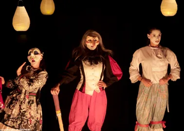 Trois Femmes Et Du Panache Cyrano De Bergerac Comme On Ne L A Jamais Vu