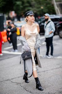 Slip Dress kombinieren: Schöne Looks zum Nachstylen