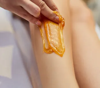 Depilación con azúcar, un método natural para una piel suave