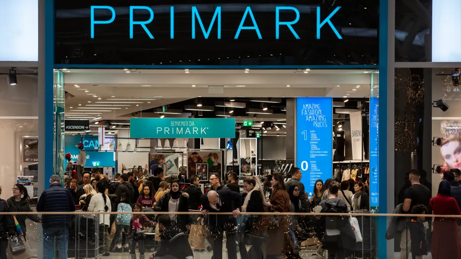Primark rappelle des produits cosmétiques suite à un risque d’infection microbienne