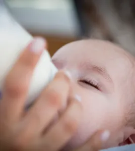 ¿Sabes qué hacer si tu bebé recién nacido no come?