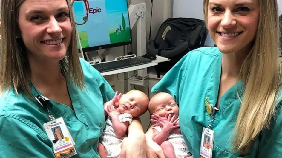 Des jumelles sont mises au monde par des infirmières... jumelles