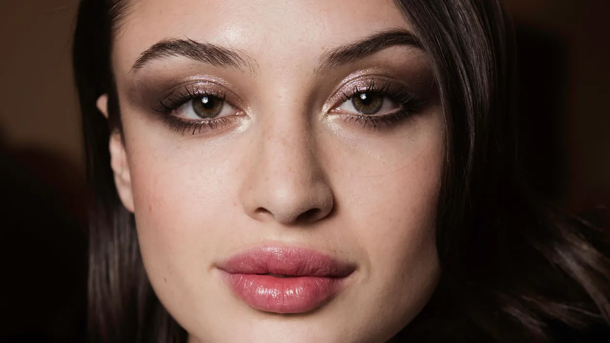 Smokey Eyes Schminken Schritt Fur Schritt Erklart