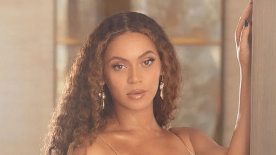 Beyoncé étincelante en robe à sequins dorée