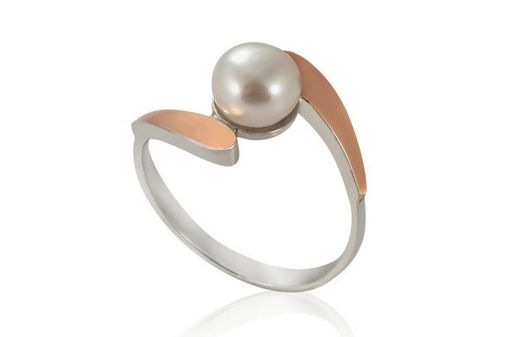 Anillo de plata con perla de Gran Joyería