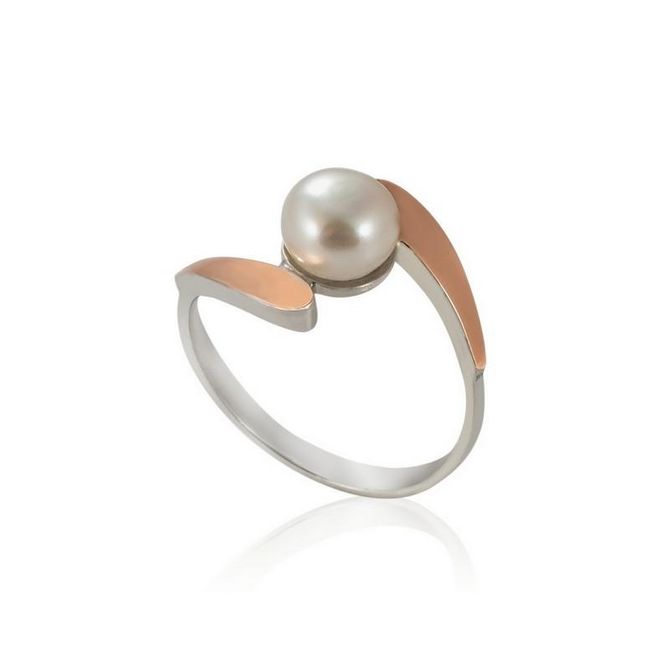 Anillo de plata con perla de Gran Joyería