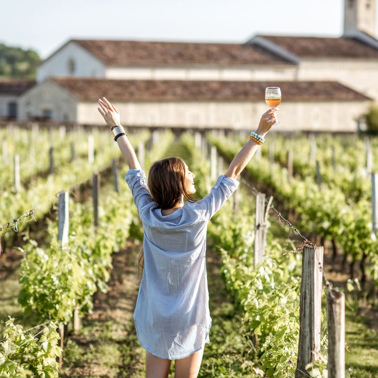 Alkohol in der Stillzeit: Was Mamas wissen müssen