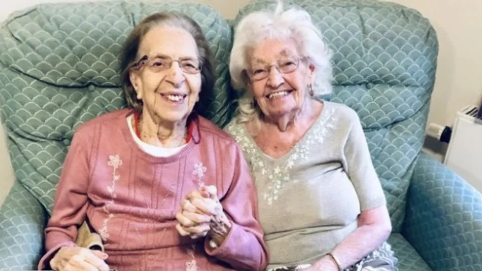 Amies depuis 80 ans, elles choisissent la même maison de soins pour se voir "toute la journée"