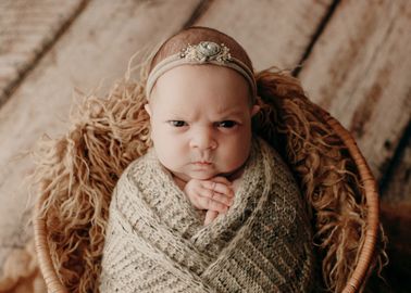 Ce Bebe N A Visiblement Pas Apprecie Son Shooting De Naissance