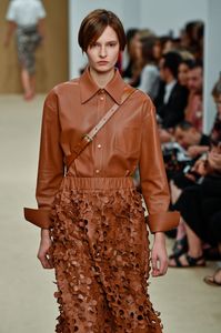 Brauner Leder-Look gesehen bei der Fashion Show von Tod's