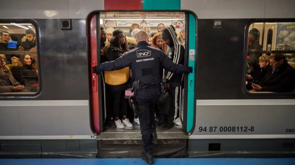 En pleine grève, une femme accouche dans le RER D de Paris