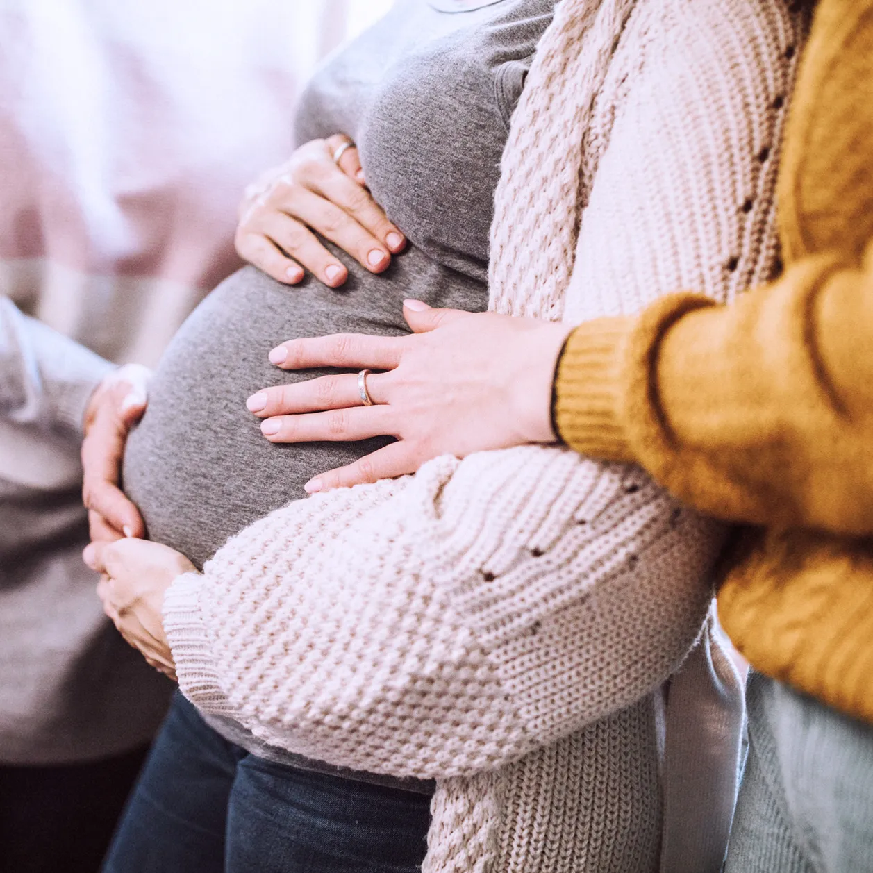 Gesenkt schwangerschaft bauch images.dujour.com, Bauch