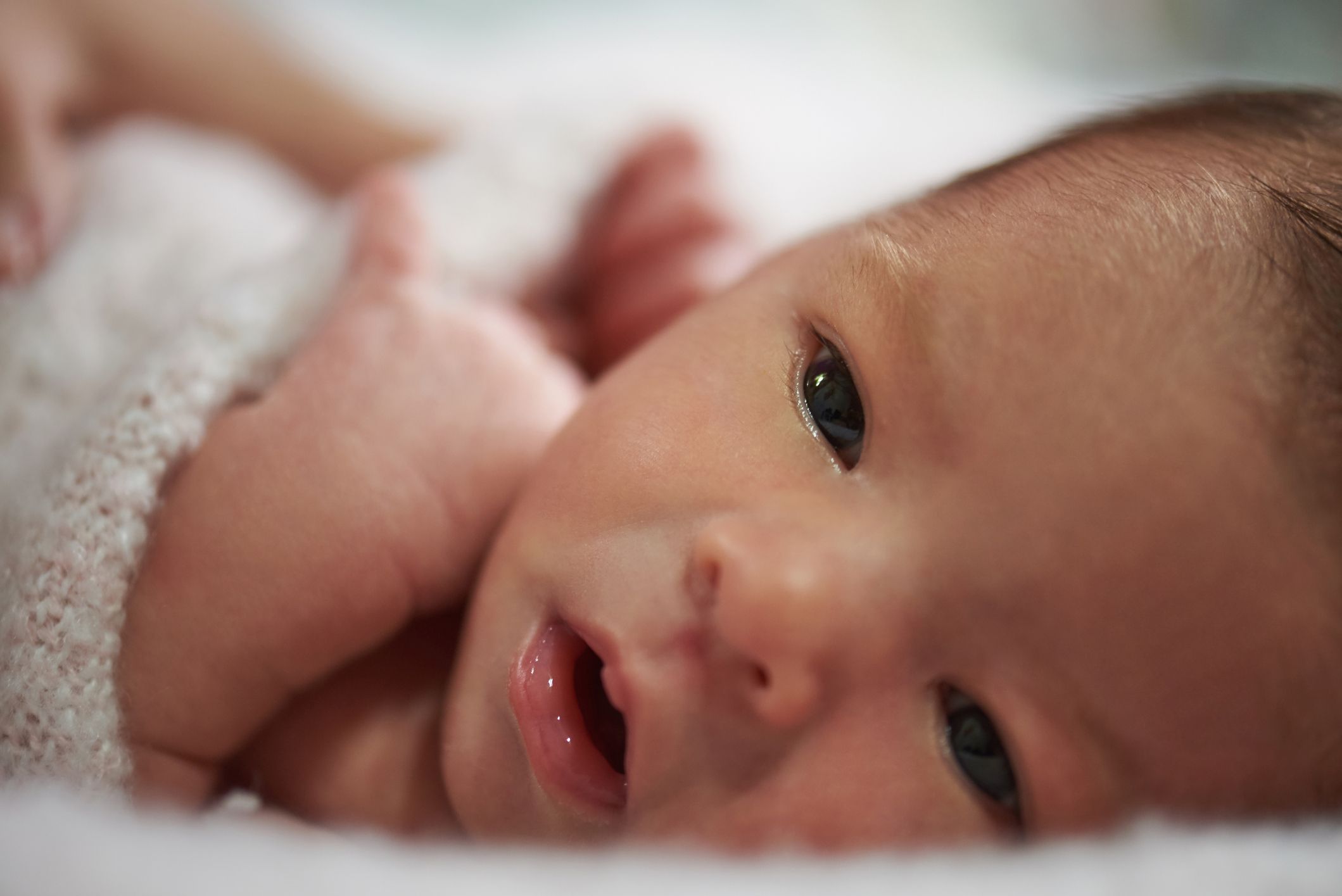 Couleur des yeux de bébé : tout savoir sur son évolution