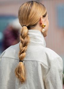 Haarfarben-Trends 2020: Warme Blondtöne sind in