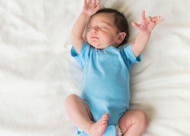 Couchage De Bebe Les Pediatres Alertent Sur Les Risques De Certains Equipements Pour Les Tout Petits