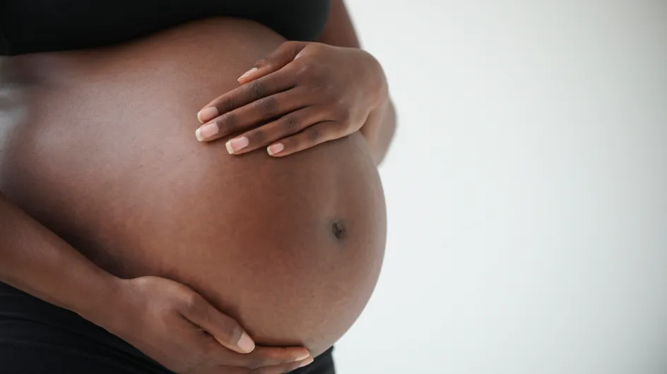 New-York : Une femme se retrouve menottée lors de son accouchement