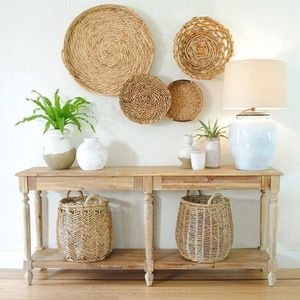 Decorar la entrada con mimbre