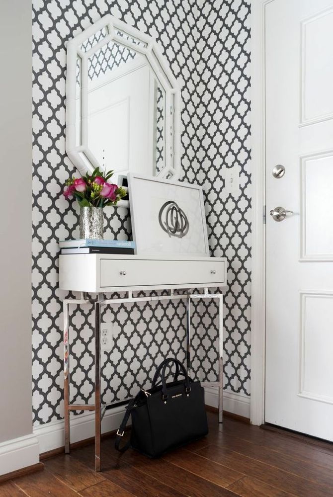 Decorar la entrada con papel pintado