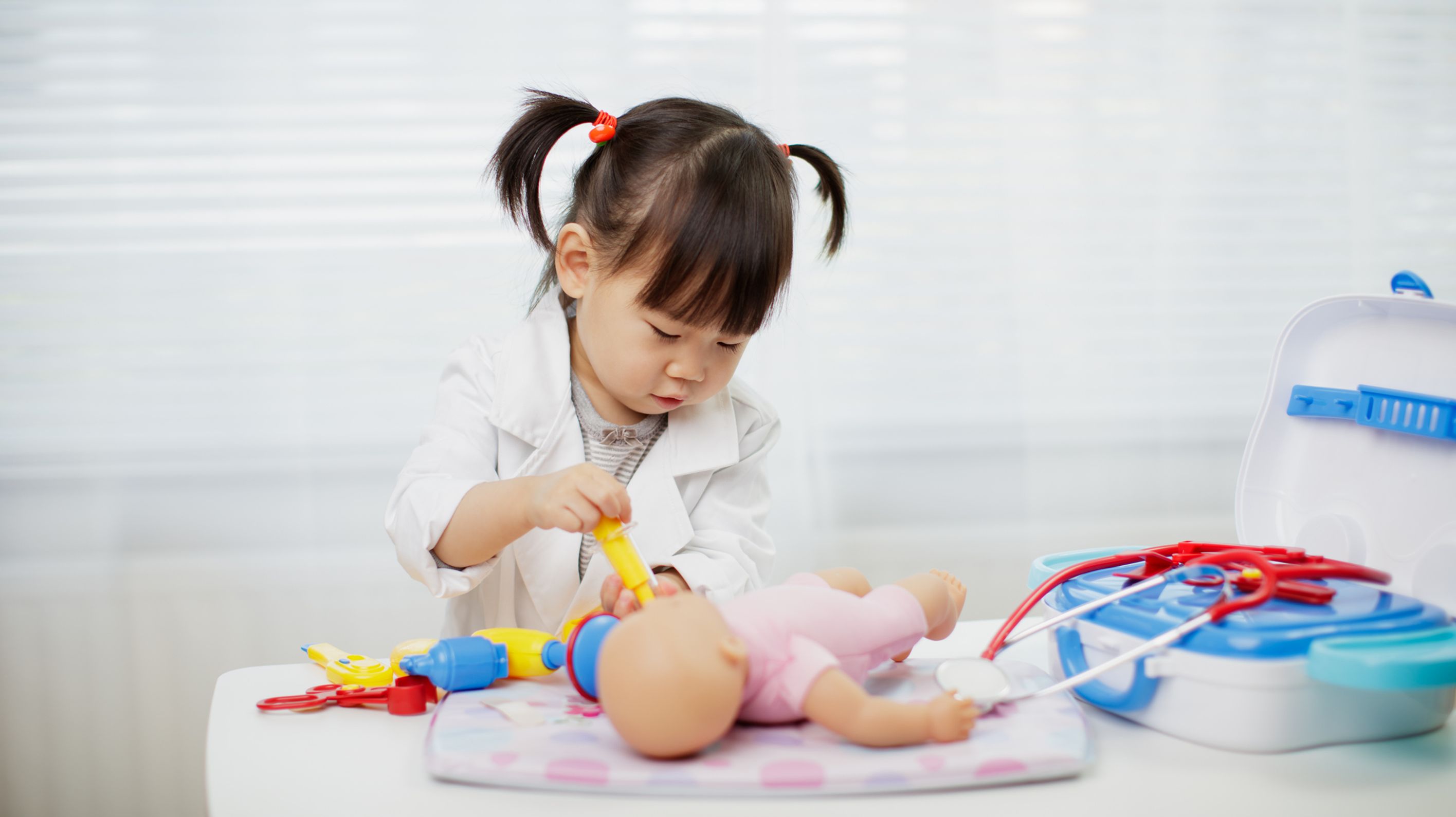 Apprendre à Son Enfant à Jouer Seul