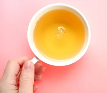 ¿Es bueno beber té durante el embarazo?