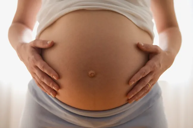Ceinture de grossesse : à quoi sert-elle et comment l'utiliser ? : Femme  Actuelle Le MAG