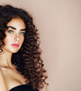 Come Pettinare I Capelli Ricci Le Mosse Giuste Per Un Riccio Al Top Come Pettinare I Capelli Ricci Le Mosse Giuste Per Un Riccio Al Top