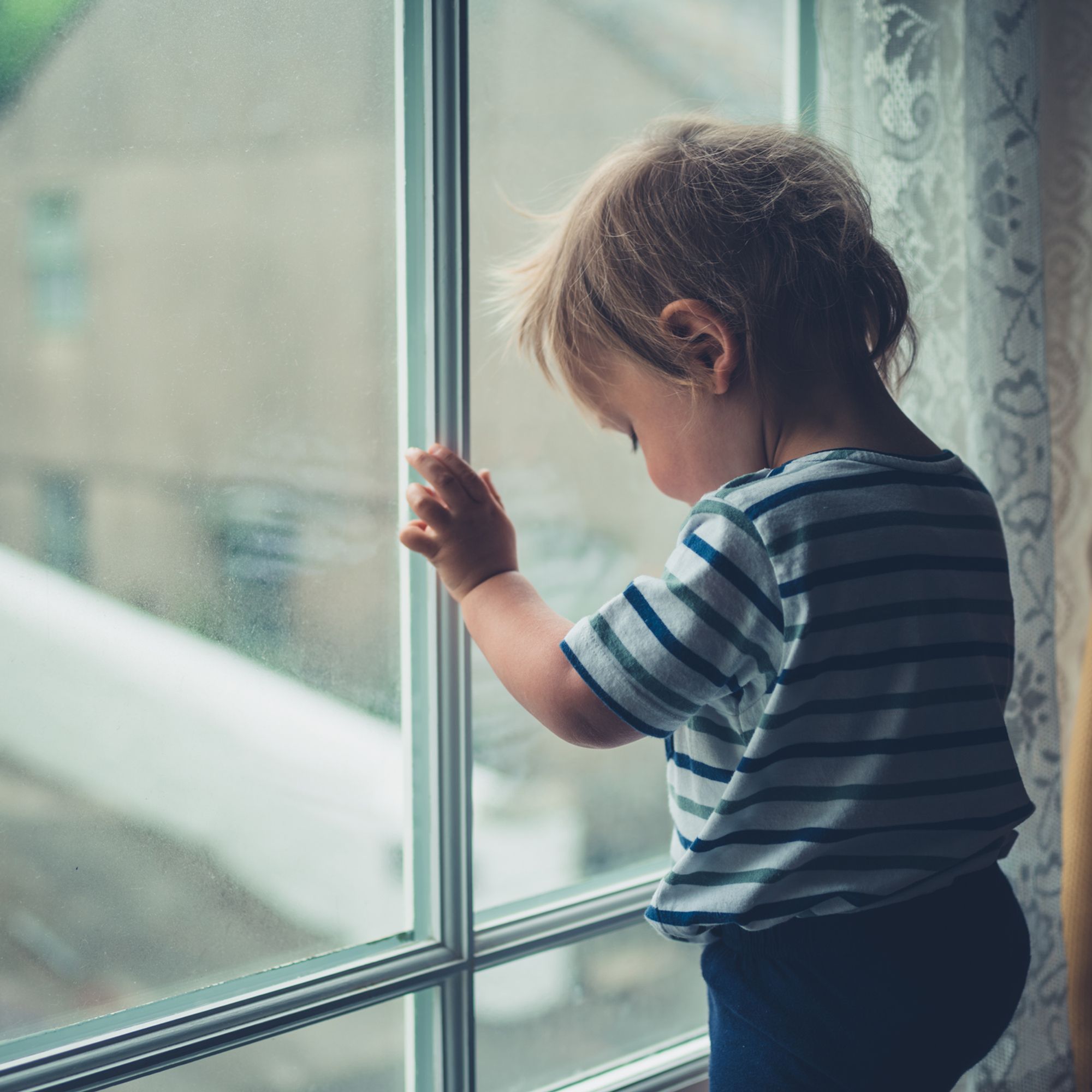 A 14 Mois Ce Bebe A Survecu A Une Chute Du 3e Etage