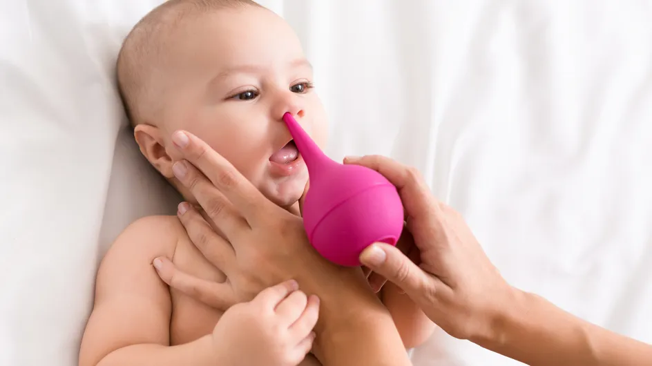 Lavaggi nasali per neonato: da quando farli e come usarli nelle narici
