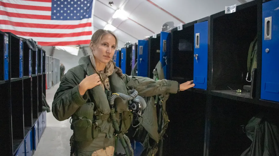 Emily Thompson devient la première femme à piloter l'avion de chasse F-35A au combat