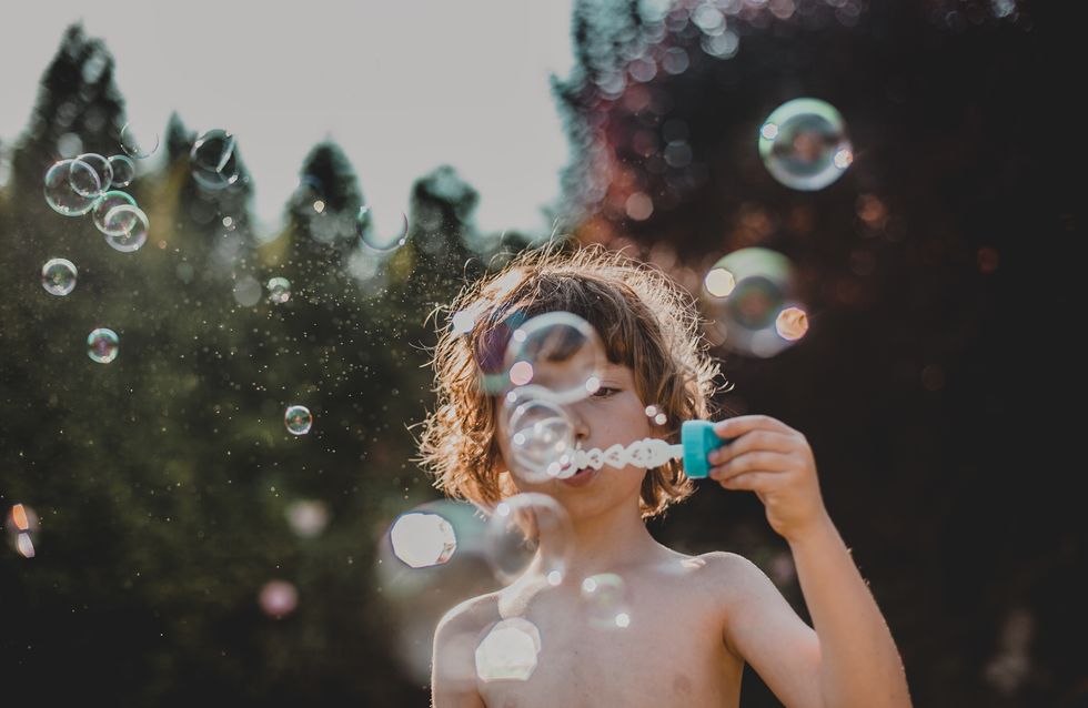 Ricetta Bolle Di Sapone.Come Fare Le Bolle Di Sapone In Casa In Modo Facile