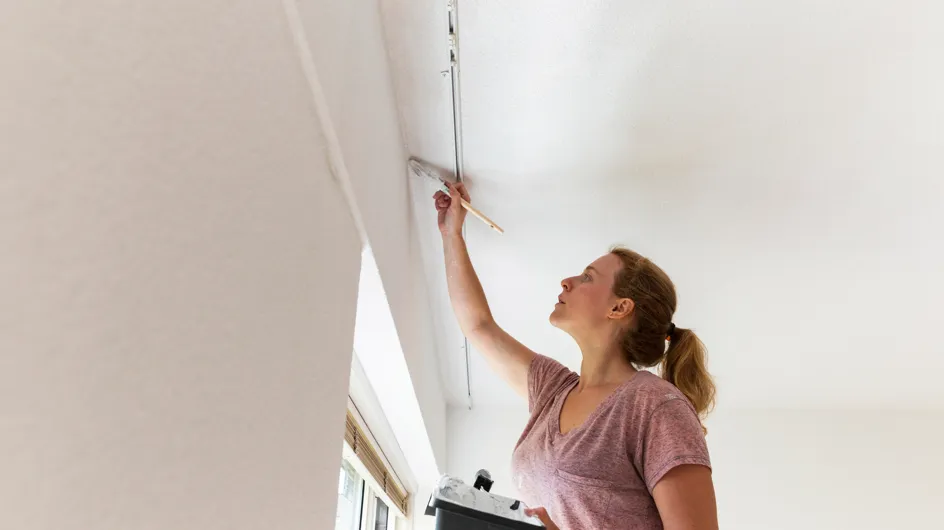 Nos astuces de pro pour peindre un plafond sans faire de traces