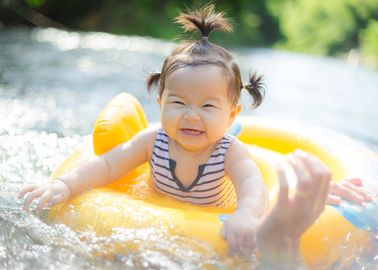 Comment Bien Choisir Le Maillot De Bain Couche De Mon Bebe