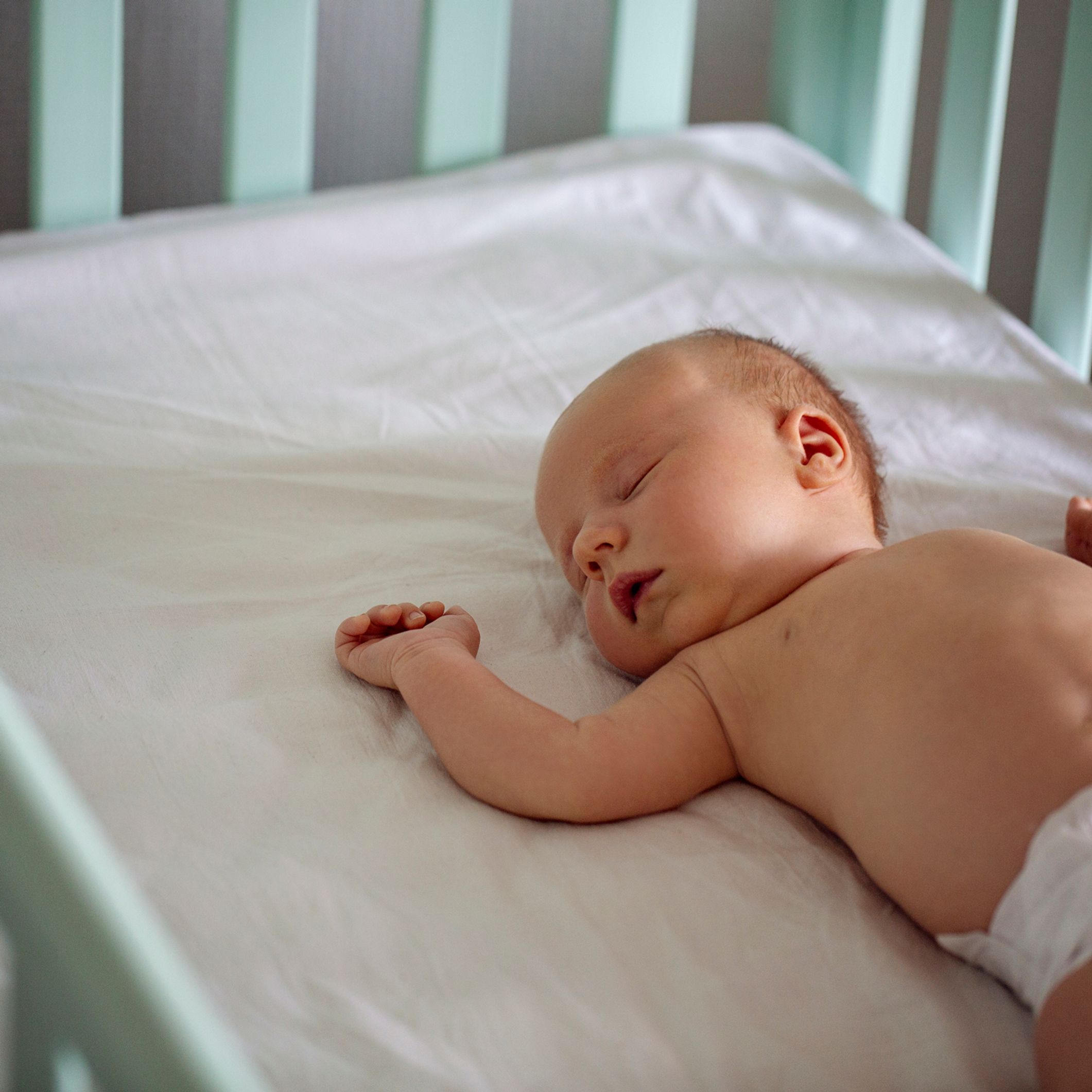Soldes lit bébé : -70€ sur le lit à barreaux évolutif TOMI !