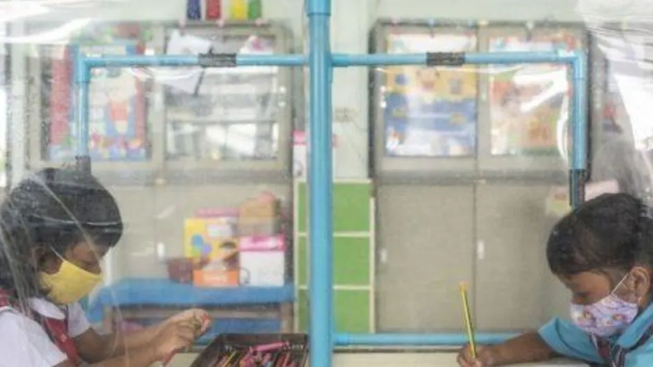 Coronavirus : les enfants enfermés dans des boxes en plastique dans une école thaïlandaise