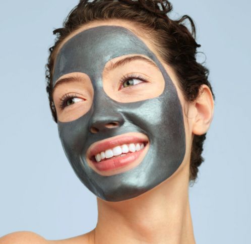 Masques visage : pourquoi devriez-vous les utiliser et quels sont