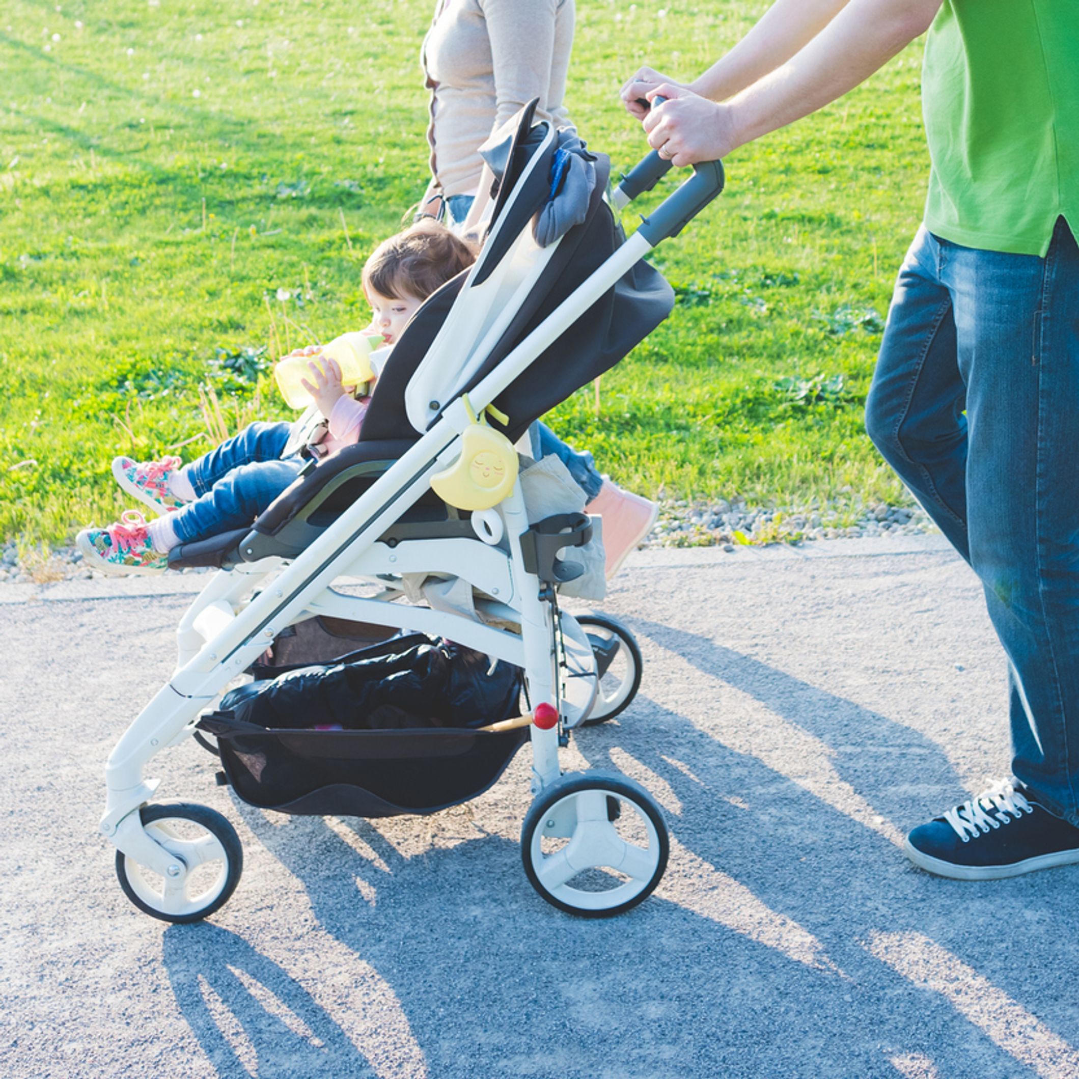 Une poussette tout terrain et tendance pour promener son bébé partout avec  style ! 