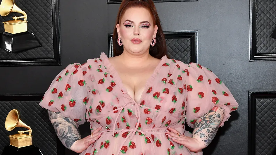 Pourquoi cette "robe fraise" fascine-t-elle autant les internautes ?