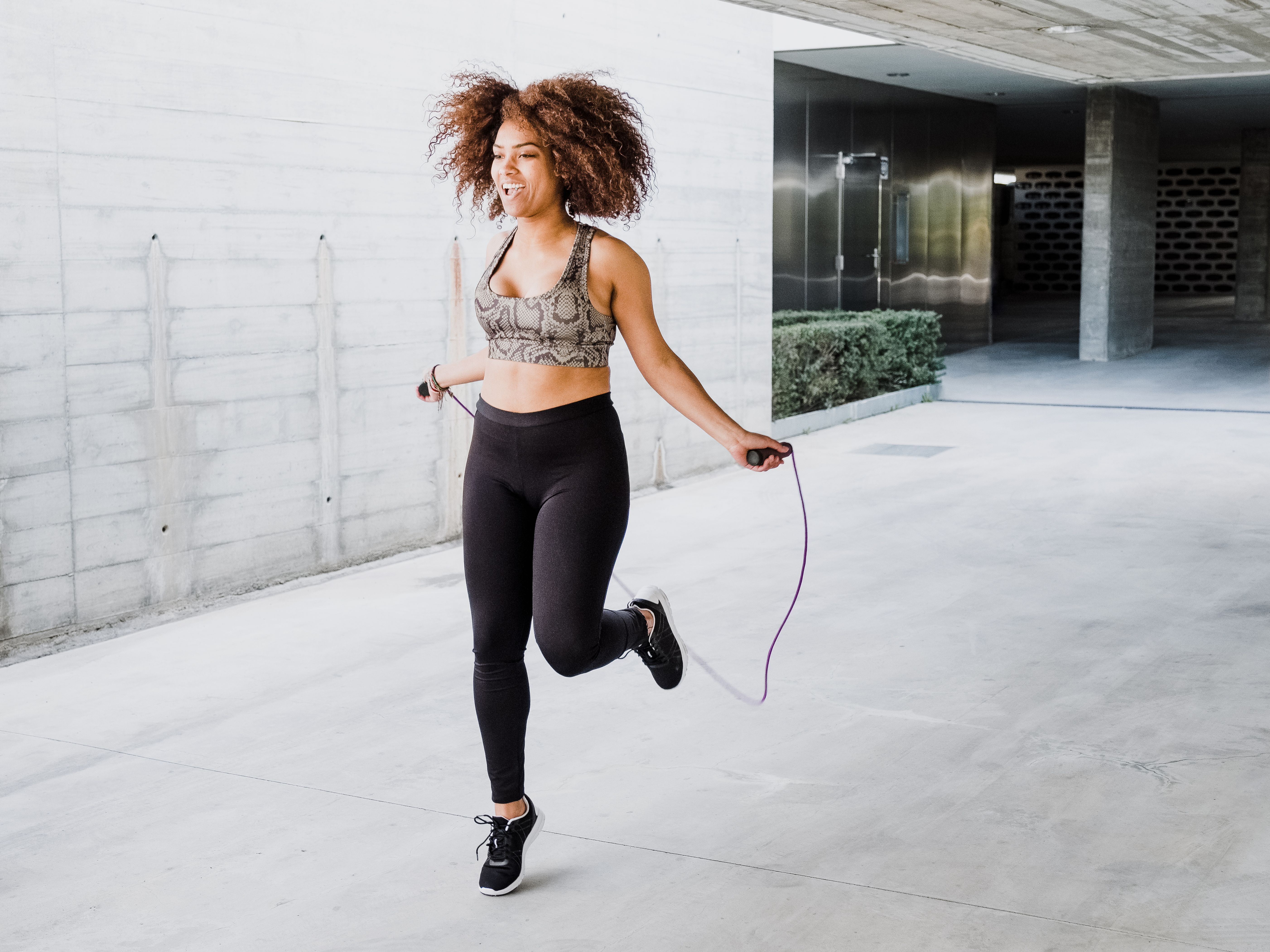 4 exercices de corde à sauter efficaces pour maigrir