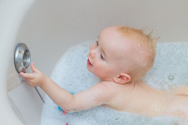 Le Bain Libre De Bebe Comment Le Pratiquer En Toute Securite
