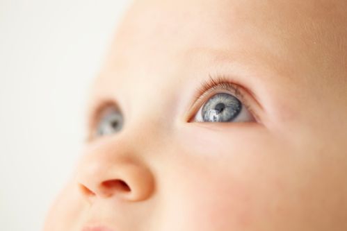 Blauen augen mit baby Die Augenfarbe