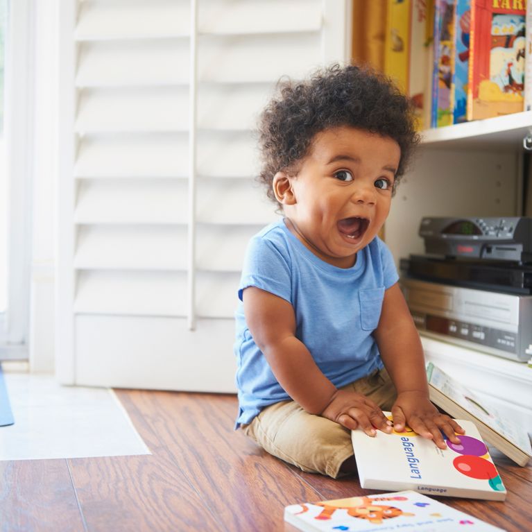 Motricite A Quel Age Bebe S Assoit Et Tient Il Assis